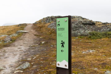 Sendero de Sognfjellet, bien señalizado en su comienzo por el Parque Nacional de Jotunheimen (antes de perderse por el interior de Noruega)