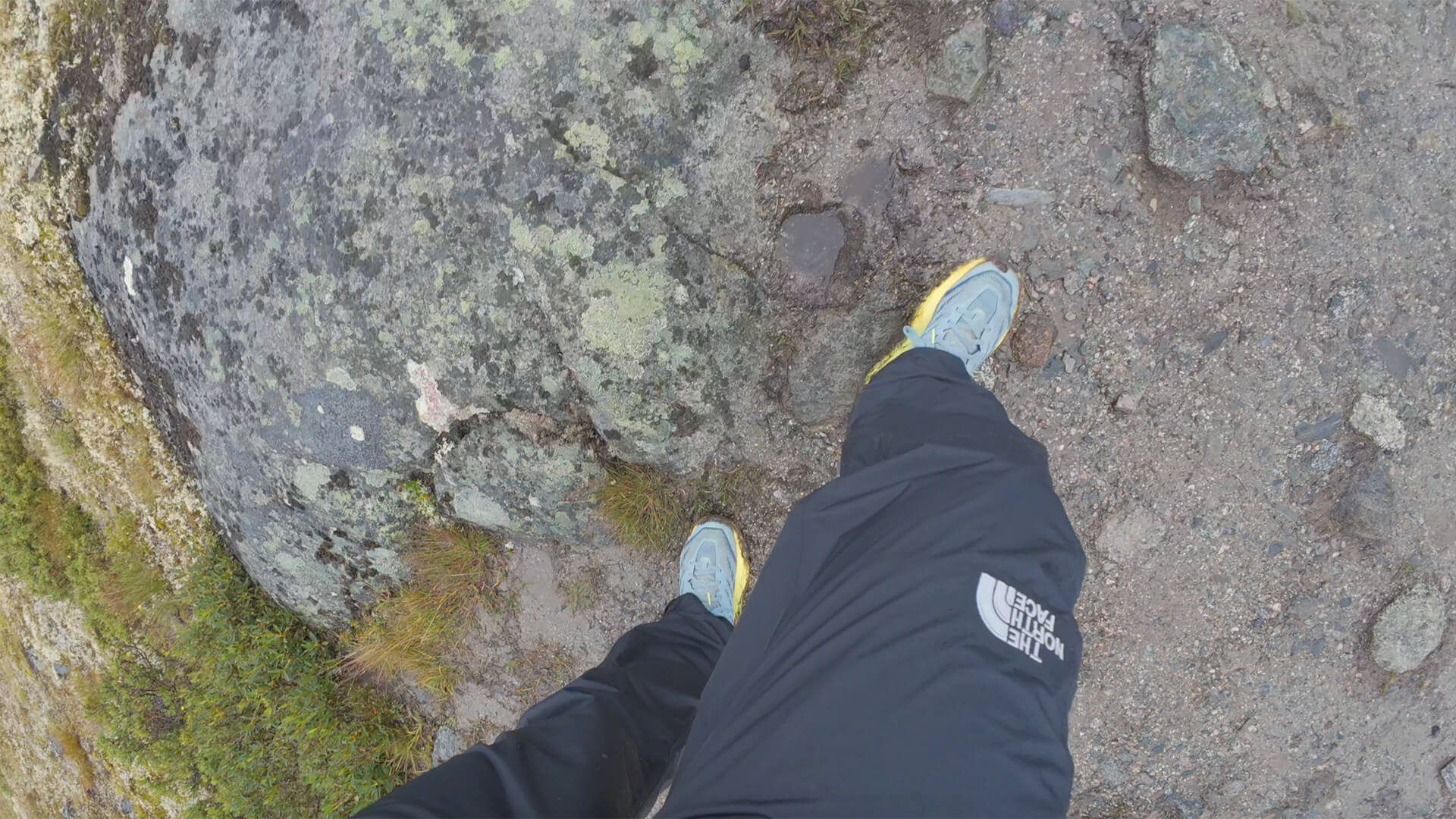 Ropa adecuada y calzado inadecuado