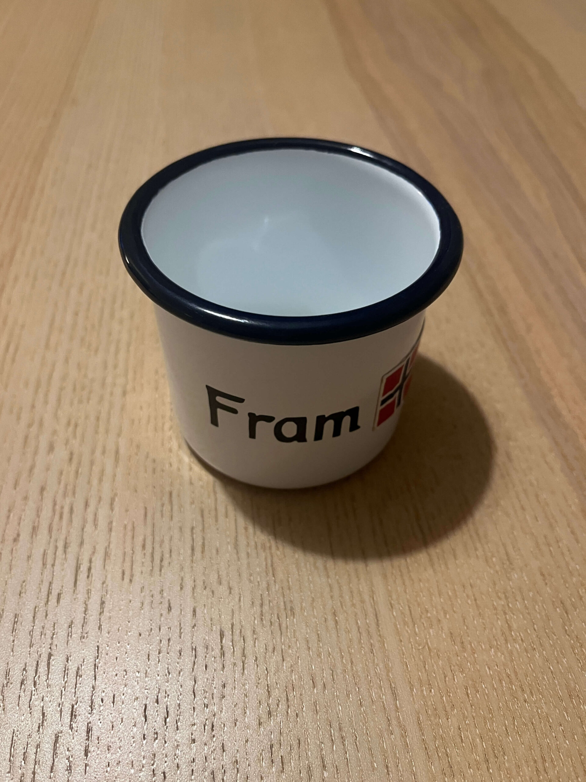 Una taza de café que inspira nuevos viajes