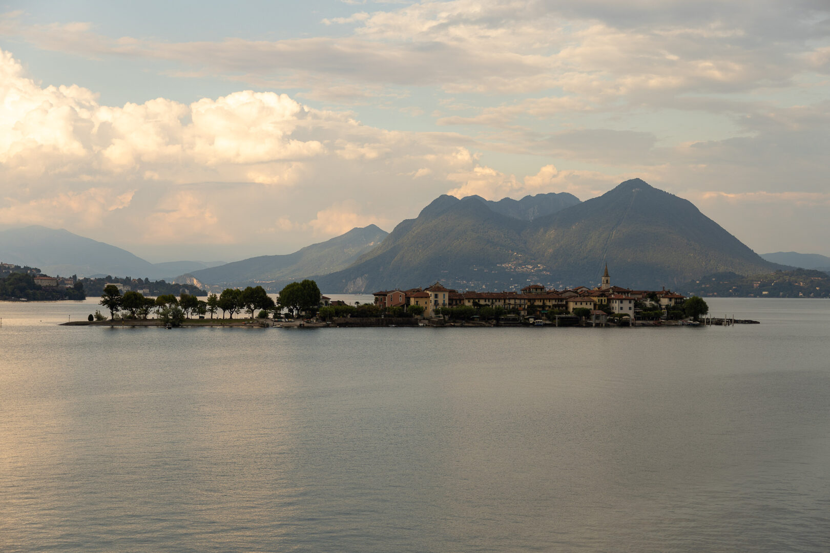El lago Maggiore desde la parte suroeste.